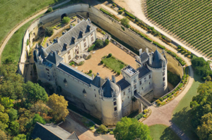 Замок Брезе: самый глубокий ров в Европе и 8 км подземных дорог