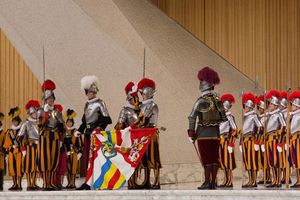 Почему Ватикан охраняют швейцарские гвардейцы