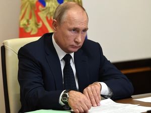 Путин согласился резко сменить тактику борьбы с коронавирусом