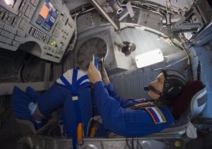 Роскосмос предлагает увеличить зарплаты космонавтам