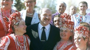 Обиженная экс-фаворитка Лукашенко наябедничала на его женское окружение