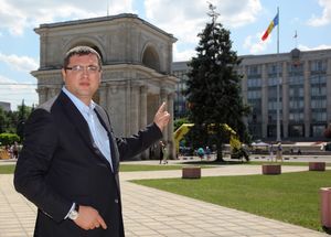 Мэр Усатый обманул: Самый русский город Молдовы превращают в румынский
