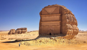 Чудо в скале посреди пустыни - одинокий замок Каср аль-Фарид
