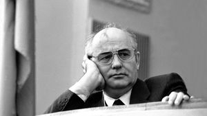 "Можно бестактный вопрос?" Гаспарян попросил Горбачёва объясниться