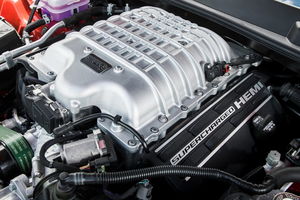Босс Dodge объявил о скором отказе от моторов V8 Hellcat