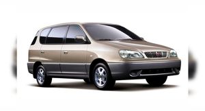 3 поколения Kia Carens