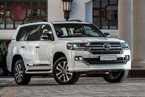 В России отзывают более 82,4 тысячи внедорожников Toyota Land Cruiser 200 и Lexus LX570