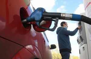 Россиянам назвали три способа сэкономить на бензине 