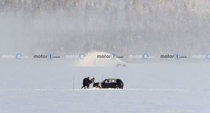 Новый кроссовер Hyundai застрял во время зимних тестов