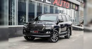 Модель Toyota Land Cruiser 200 пользуется небывалым спросом в США