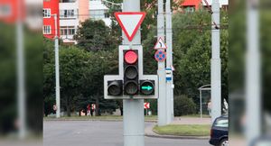 Дополнительная секция на светофоре — правила проезда