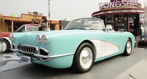 В Китае начали выпускать копию версии Chevrolet Corvette 1958 года