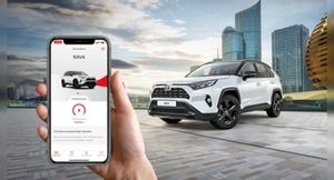 В России стартовали продажи RAV4 Style с функциями Toyota Connected Services