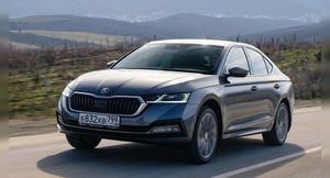 Тест-драйв Skoda Octavia IV: компактный бизнес-класс