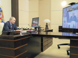 Путин поручил Мишустину проверить работу Медведева