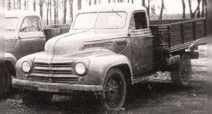 Опубликованы снимки самых первых грузовиков УАЗ собственной разработки