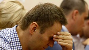 Жители РФ проигнорировали акцию с фонариками в поддержку Навального