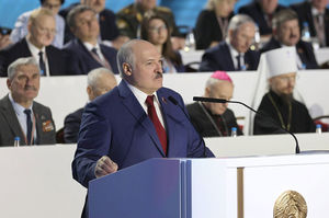 Лукашенко: президент в Беларуси – не царь и не стоит спешить в его кресло
