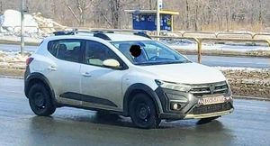 Renault тестирует новый хэтчбек Sandero в России