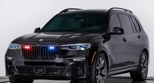 Канадцы представили бронированную версию кроссовера BMW X7