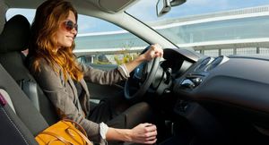 Осторожность и стратегия — водители какого пола реже попадают в ДТП