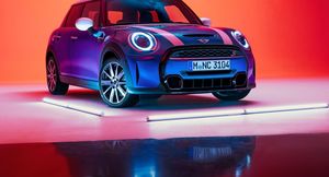 MINI во второй раз обновила хэтчбек Cooper и его открытую версию CABRIO