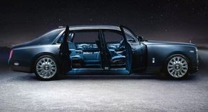 Компания Rolls-Royce представила лимитированную серию модели Phantom, посвящённую космосу