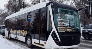 В России испытали новый троллейбус с автономным ходом. Главное отличие – батареи на крыше, а не в салоне