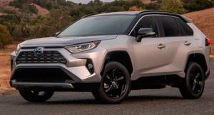 Автоледи раскрыла особенности Toyota RAV4 после 5 лет эксплуатации