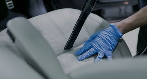 Как очистить сиденья в автомобиле