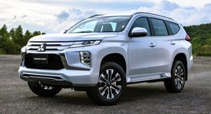 Обновленная версия Mitsubishi Pajero Sport: все комплектации и цены