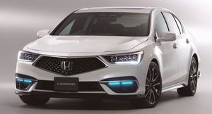 Седан Honda Legend Hybrid EX получил новый комплекс безопасности Sensing Elite