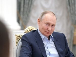 Путин пошутил про дворец