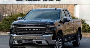 В ателье Callaway поколдовали над пикапом Silverado: до сотни едет быстрее Camaro