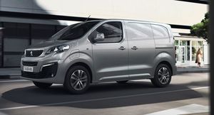 Фургоны Peugeot Expert и Citroen Jumpy стали доступны с «автоматом»