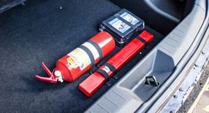 Зачем нужен огнетушитель в машине и как его выбрать