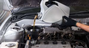 Можно ли использовать просроченное моторное масло без вреда для двигателя?