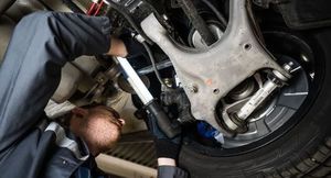 Как автовладельцев «разводят» на СТО при ремонте подвески