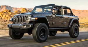 У новейшего Jeep Wrangler Rubicon разорвало двигатель