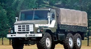 Урал-43223 — очень редкий грузовик с кабиной от КАМАЗа и немецким двигателем