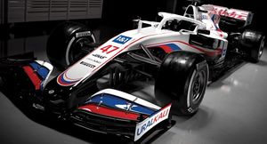 Болид команды Haas Формулы-1 все же проведет сезон в цветах российского триколора