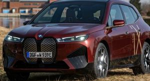 Mercedes передал привет с официальных фото нового BMW