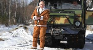 Владимир Путин решил прокатиться по тайге в кабине в снегоболотоходе Hagglunds BV-206
