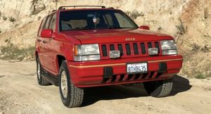 На продажу выставили редкий Jeep Grand Cherokee 1993 года с золотой отделкой