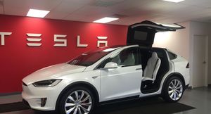 Tesla принимает биткоины в качестве оплаты за автомобили