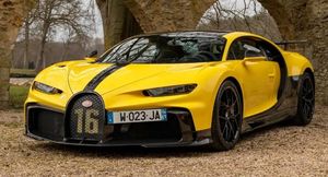 Гиперкары Bugatti Chiron Sport и Pur Sport поучаствовали в «живописной» фотосессии в Париже