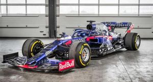 На продажу выставили гоночный болид Toro Rosso STR14 F1