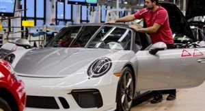 Компания Porsche отзывает в КНР более 250 машин из-за дефекта в подвеске