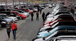 В России упали продажи автомобилей массового сегмента