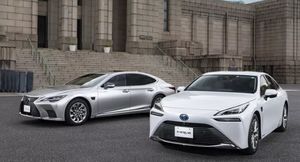 Lexus LS и Toyota Mirai первыми получили автопилот